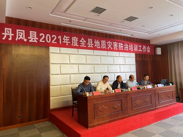 0854ed31d3b94dc18bd9adc5121240d2.jpg image002.jpg