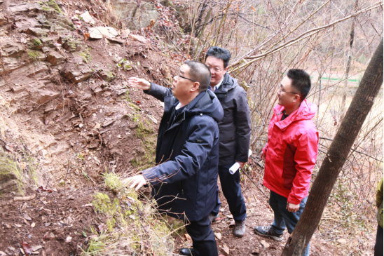 22e2eec2784c52ec977caa08c46d1d14.png 屈永安深入陜西地礦綜合隊(duì)檢查指導(dǎo)工作看望慰問(wèn)一線員工(2)(1)30.png